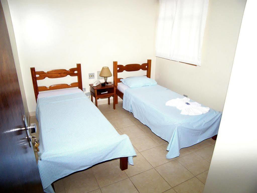Hotel Families Uberlândia Kültér fotó